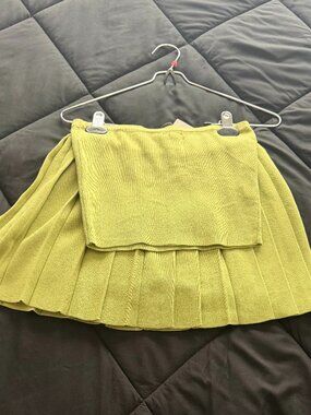 LIME LIGHT | 2-Piece Knit Pleated Skirt & Tube Top Set